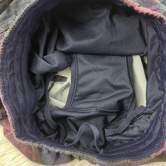 Lululemon Tracker Short V *4" Radiant Multi / Midnight Navy - Picture 3 of 4
